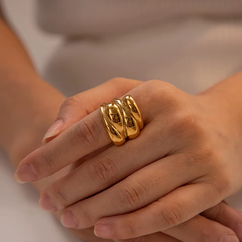 Overlap Chunky Ring