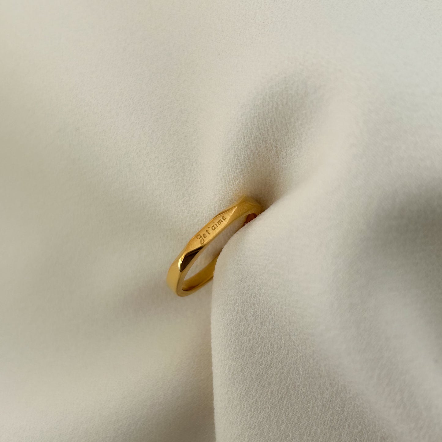 Je t'aime Engraved Ring