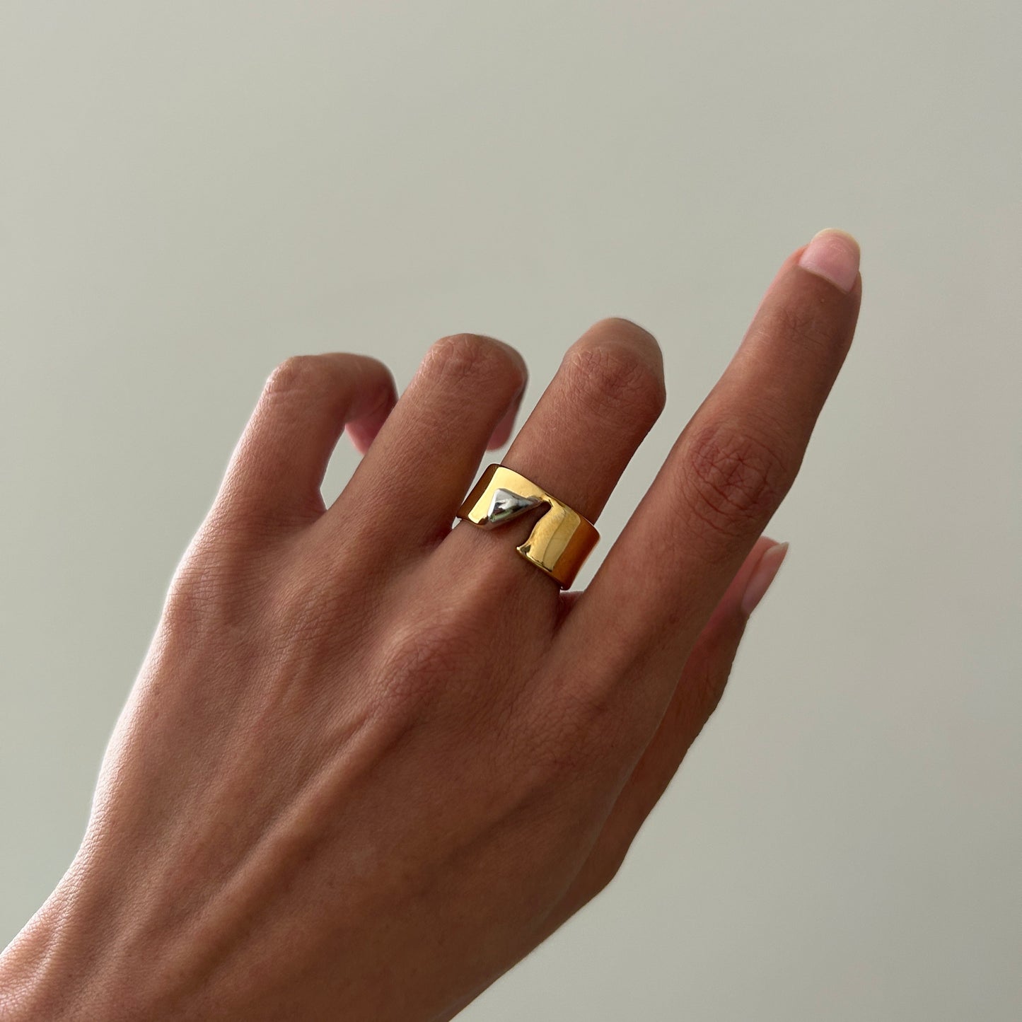 Broken Ring