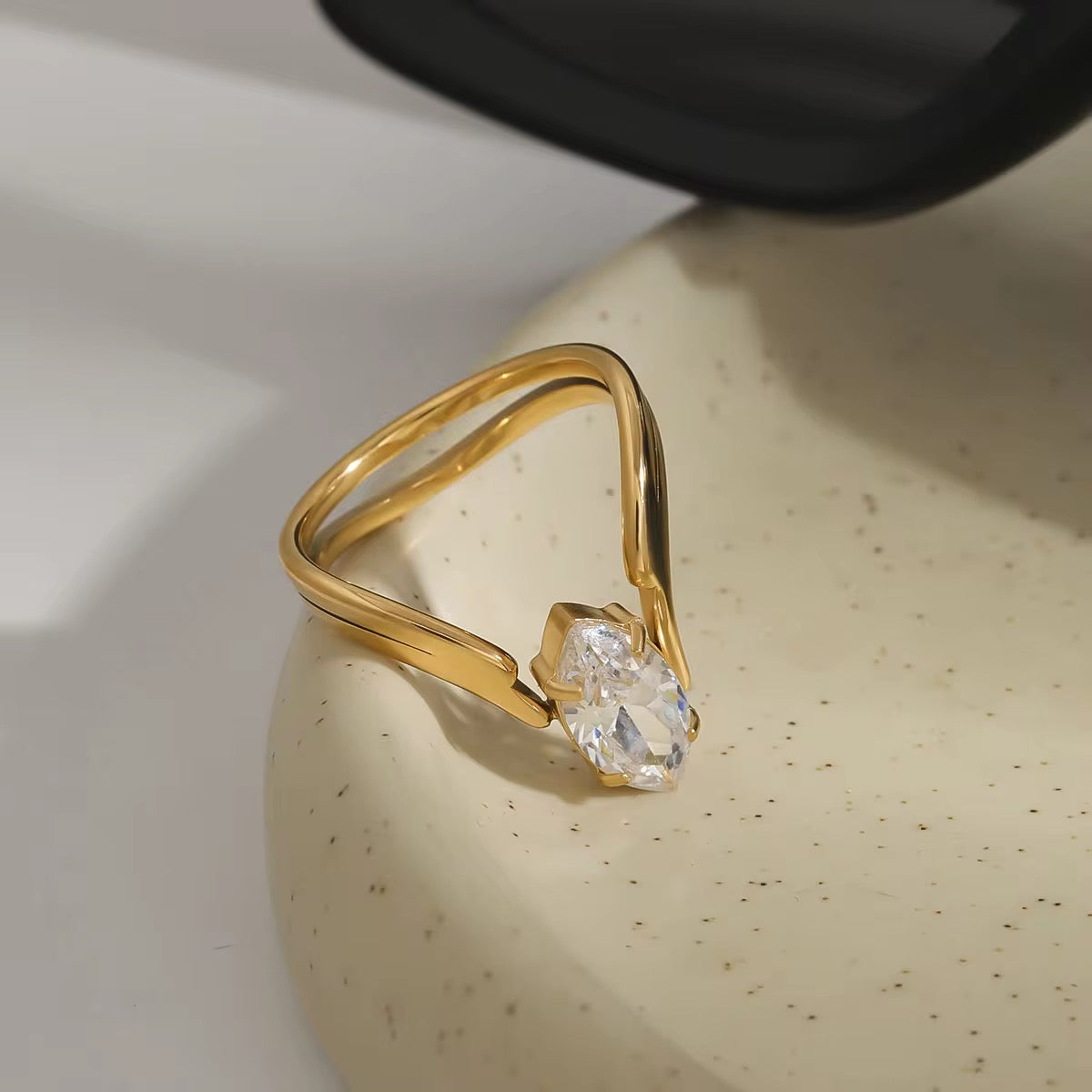 Marquee Solitaire Ring(size 6)
