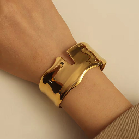 Abyss Cuff