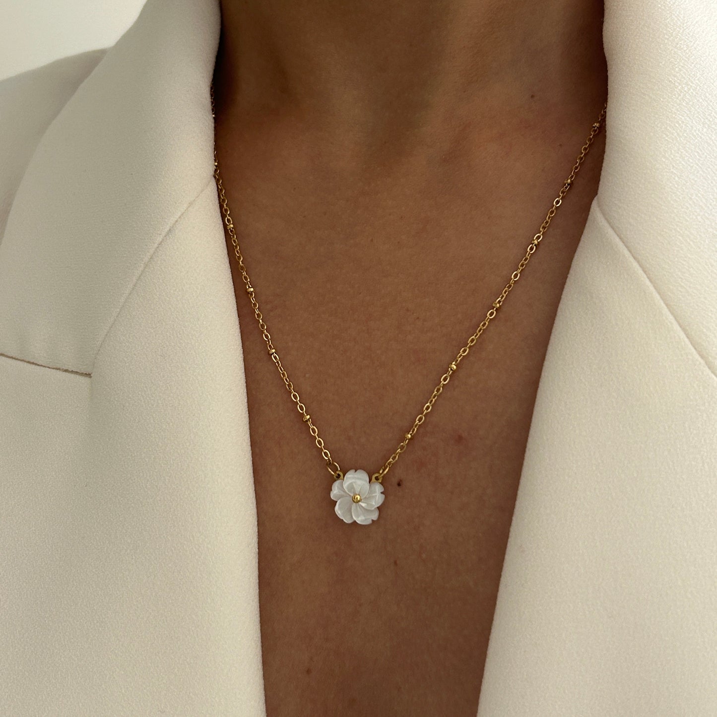 Shell Bloom Necklace