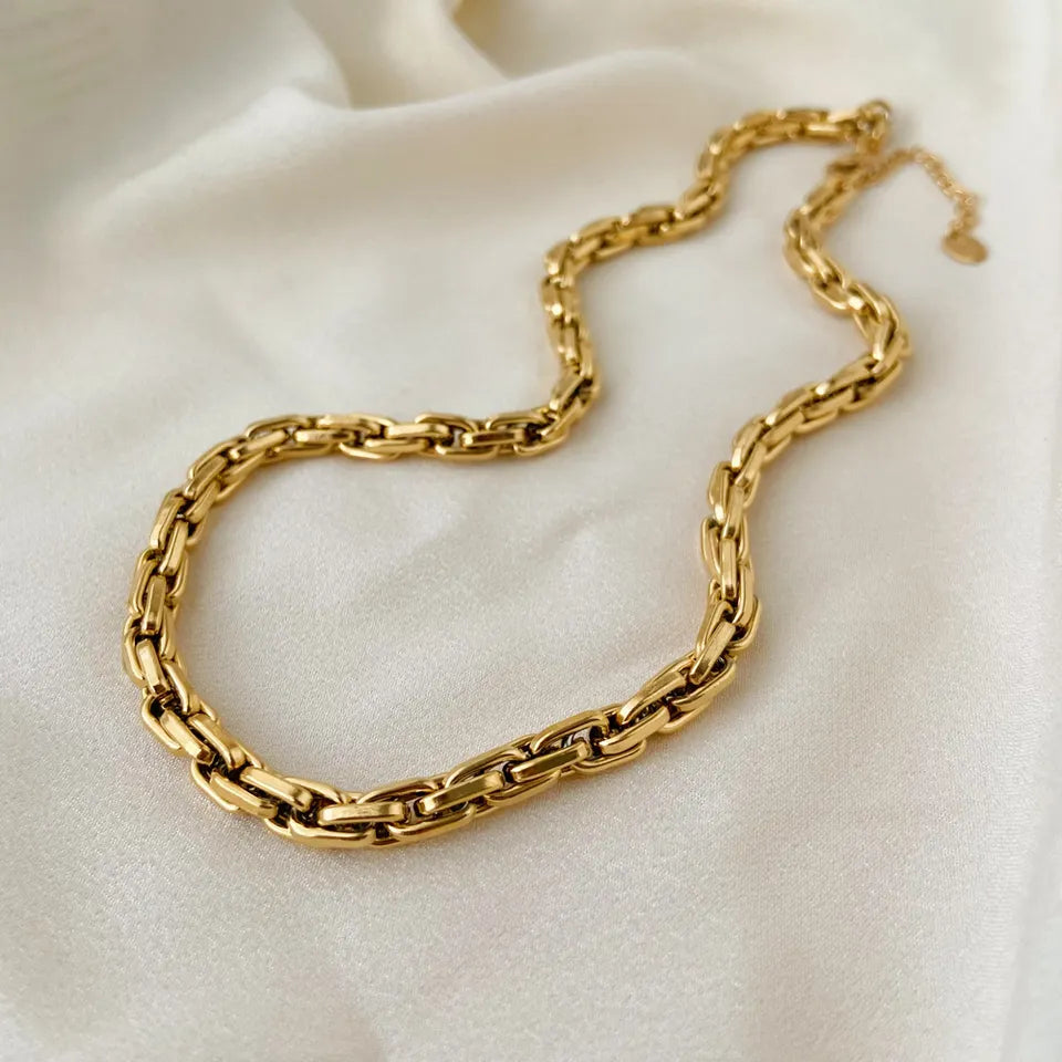 Cable Necklace