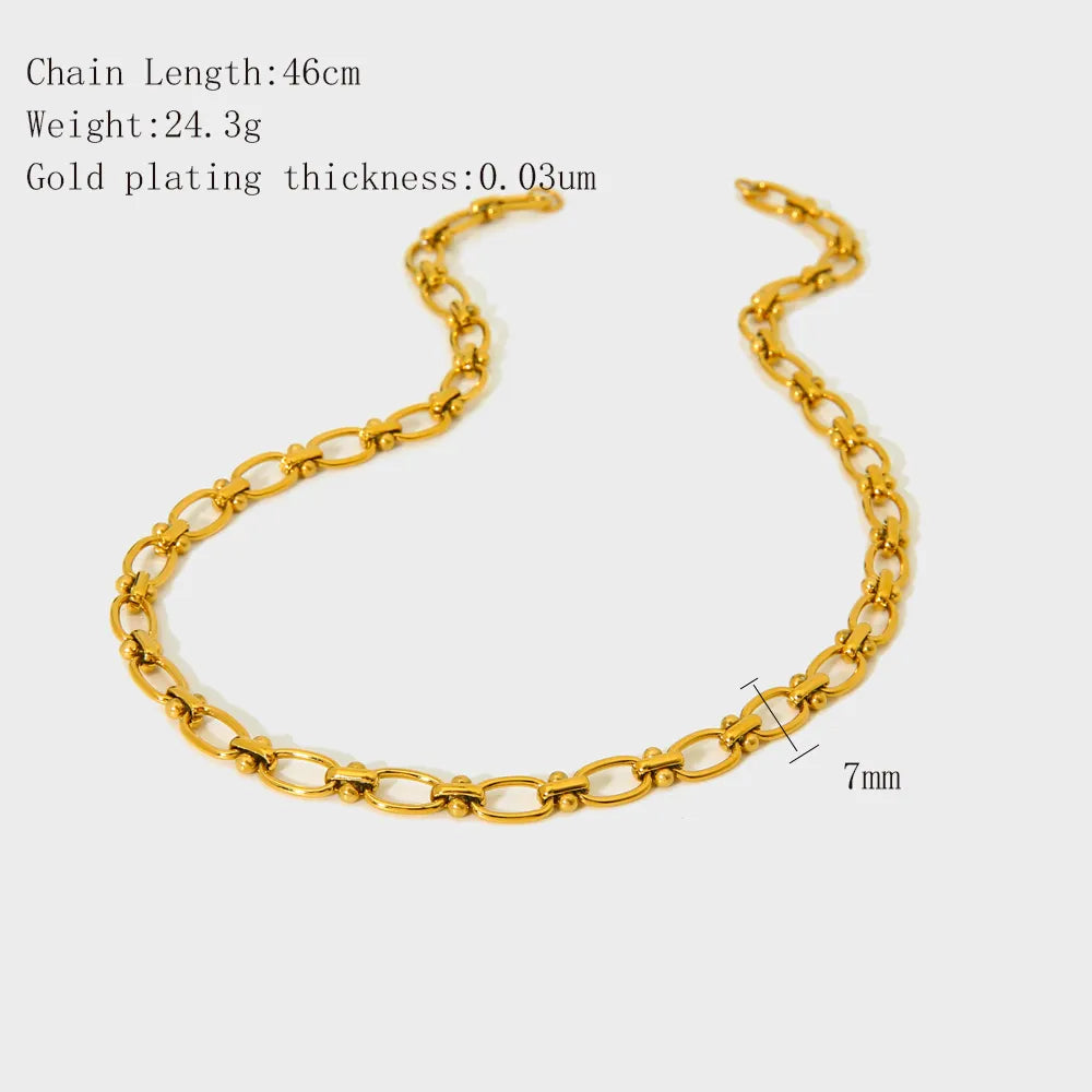 Chubby Carabiner Loop Necklace