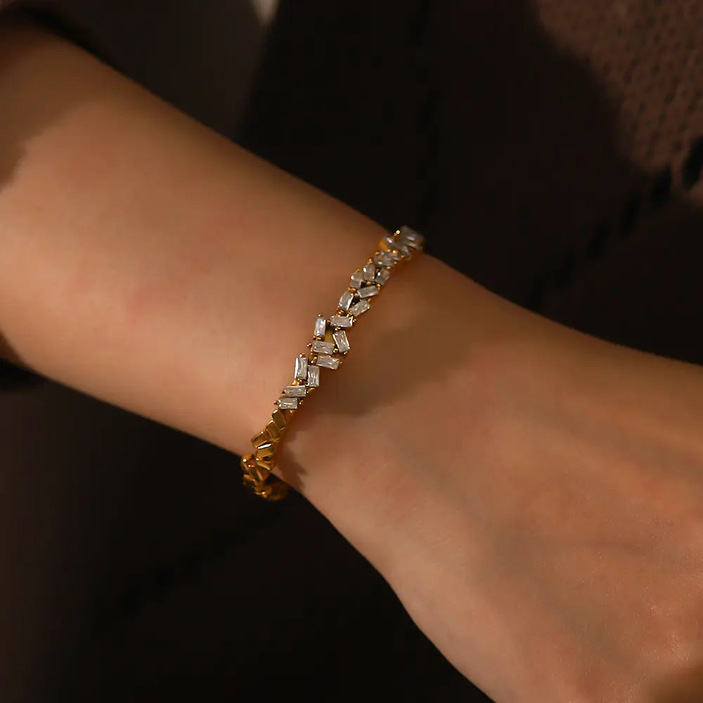 Zirconia Glam Gold Cuff