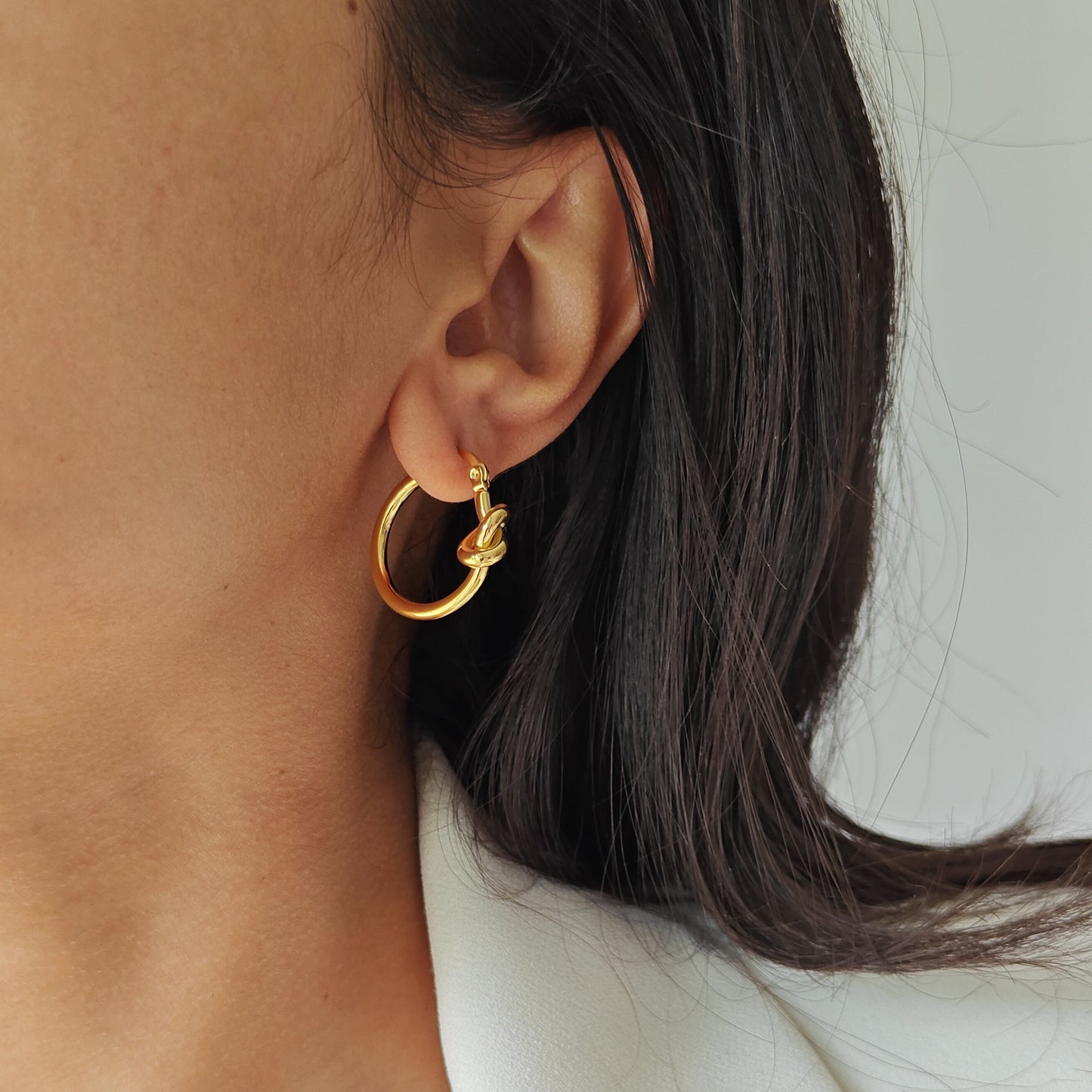Knot Hoops