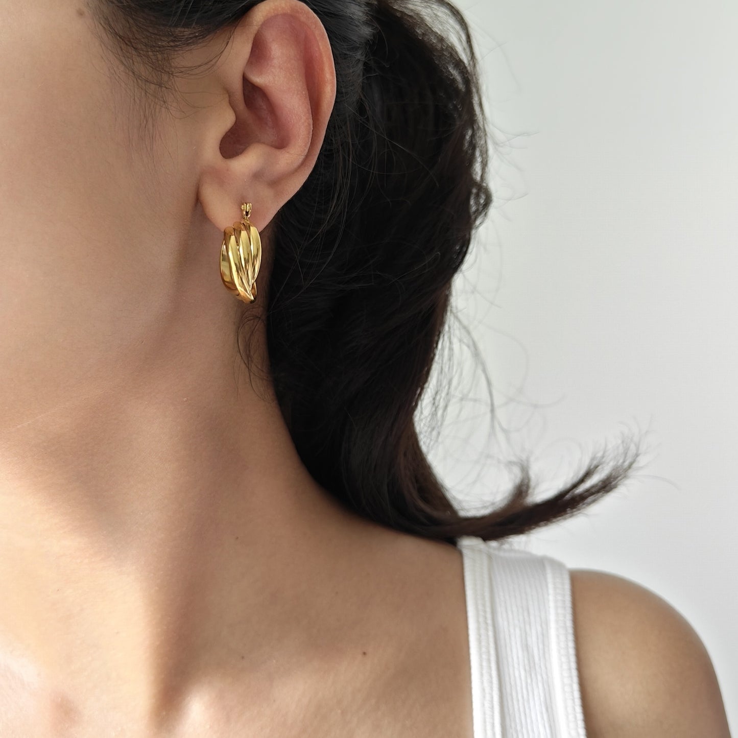 Tres Hoops