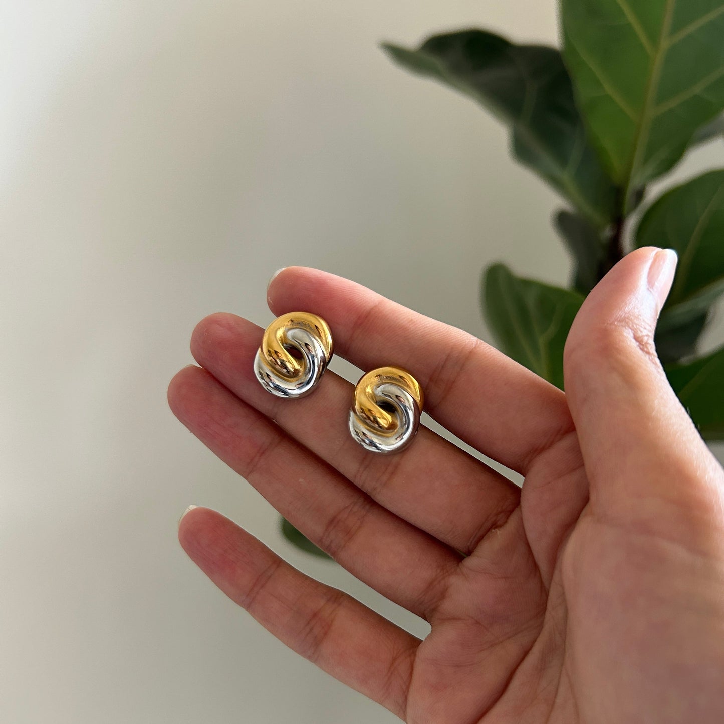 Dual Twine Studs