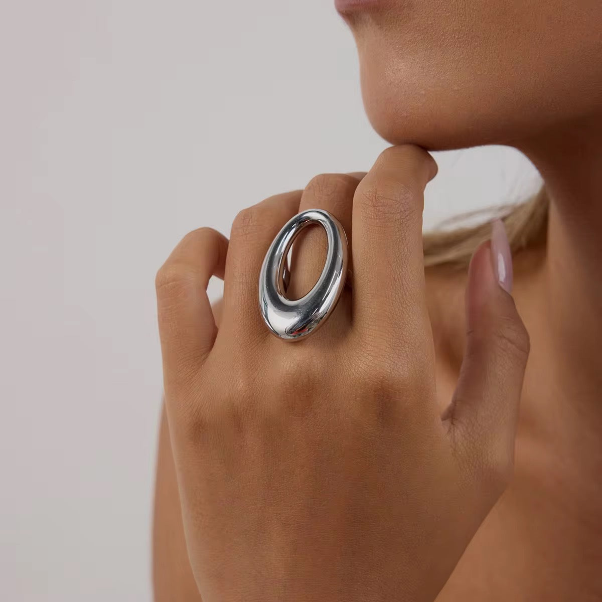 Bold Hollow Ring-Size 7