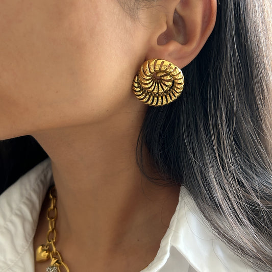 Whirl Studs