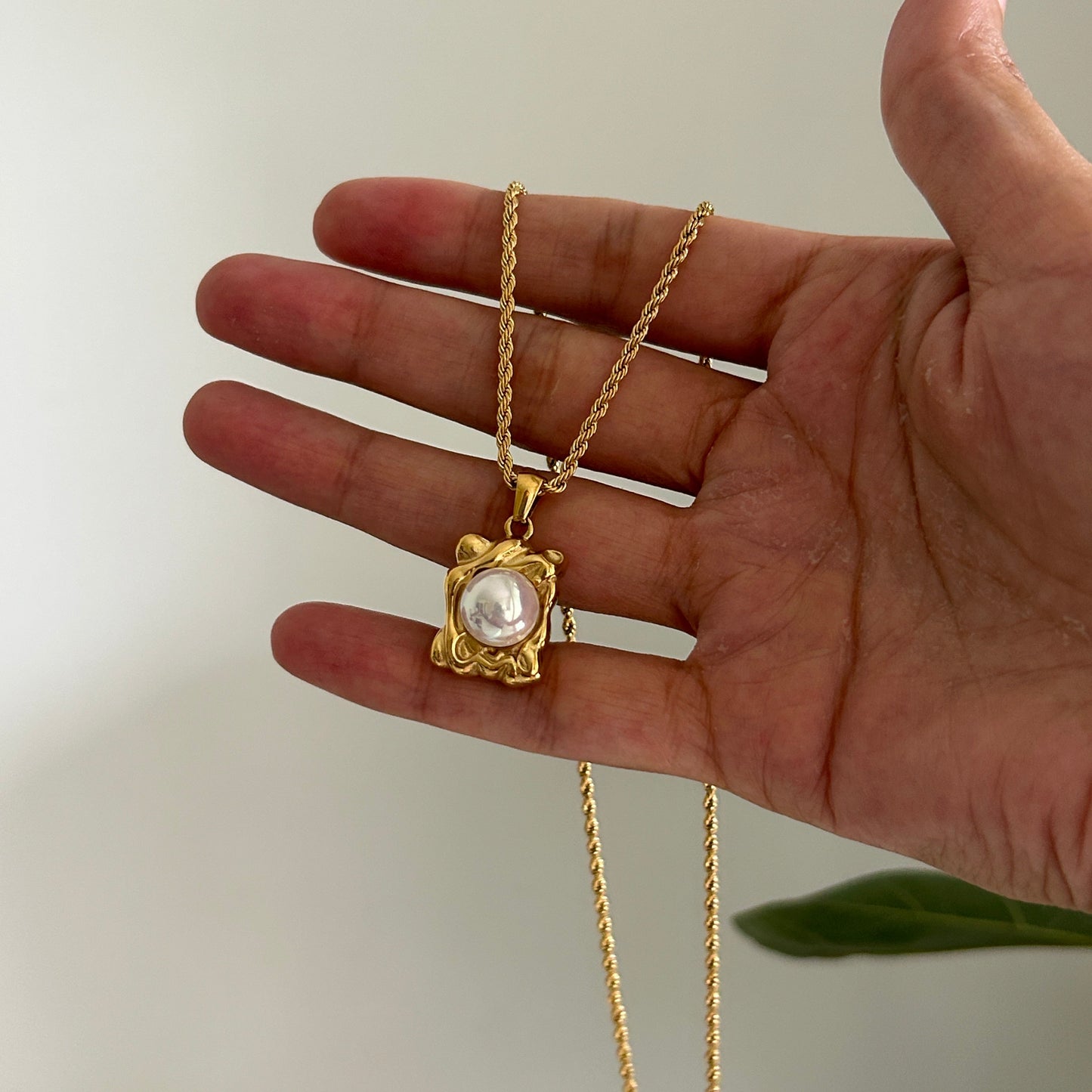 Rectangle Pearl Necklace