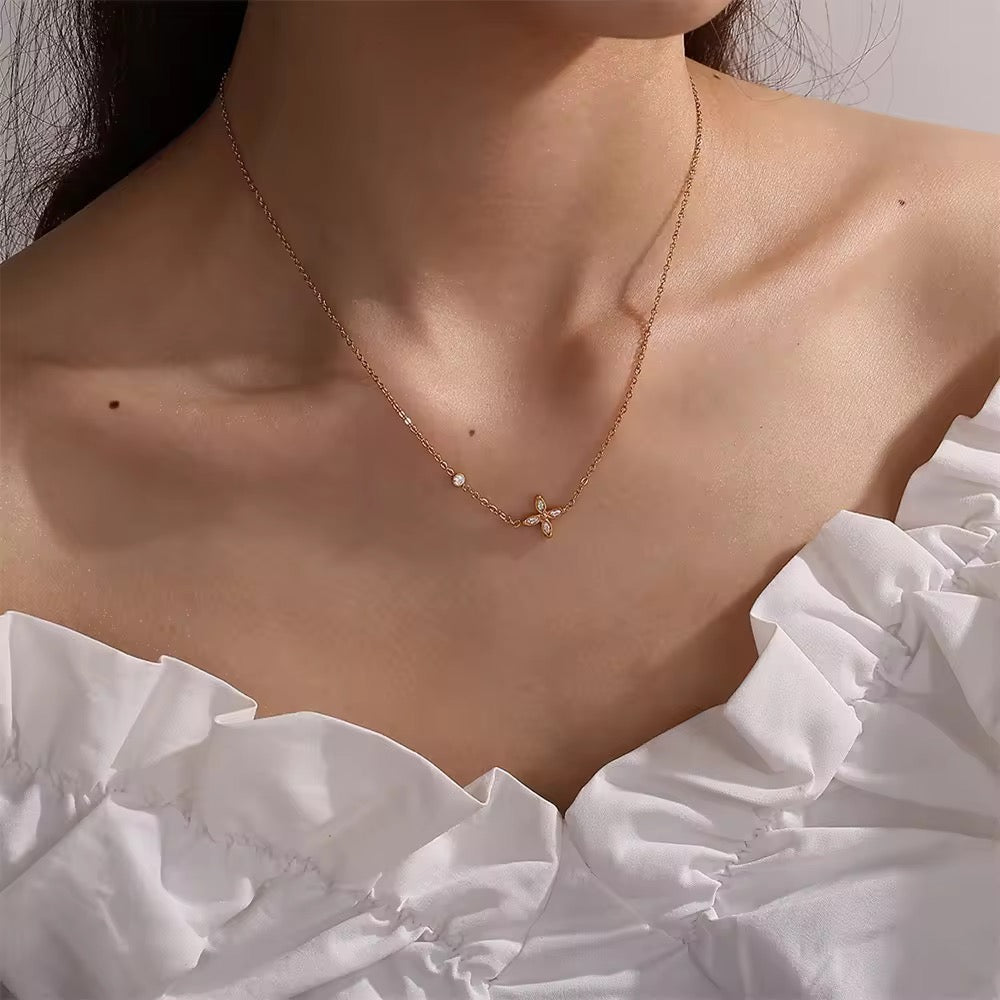 Clover Glow Chain
