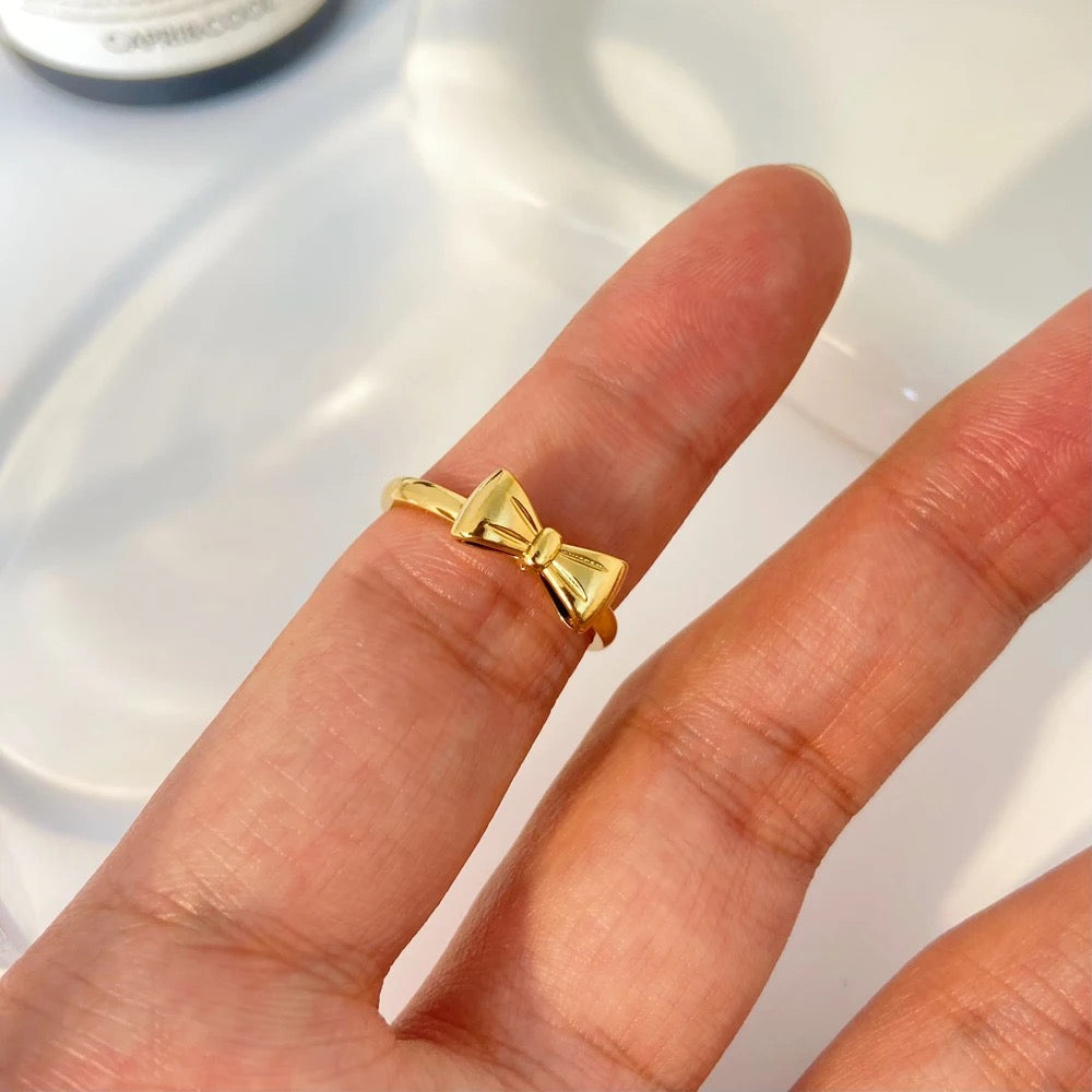 Slim Bow Ring