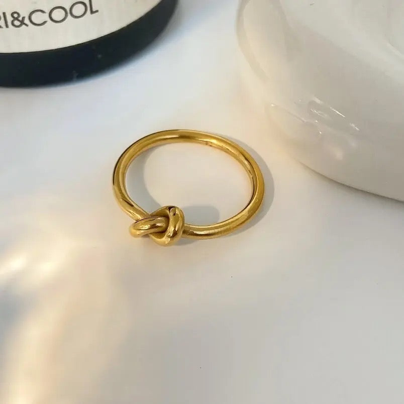 Knot Ring