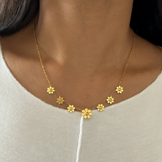Gold Daisy Necklace