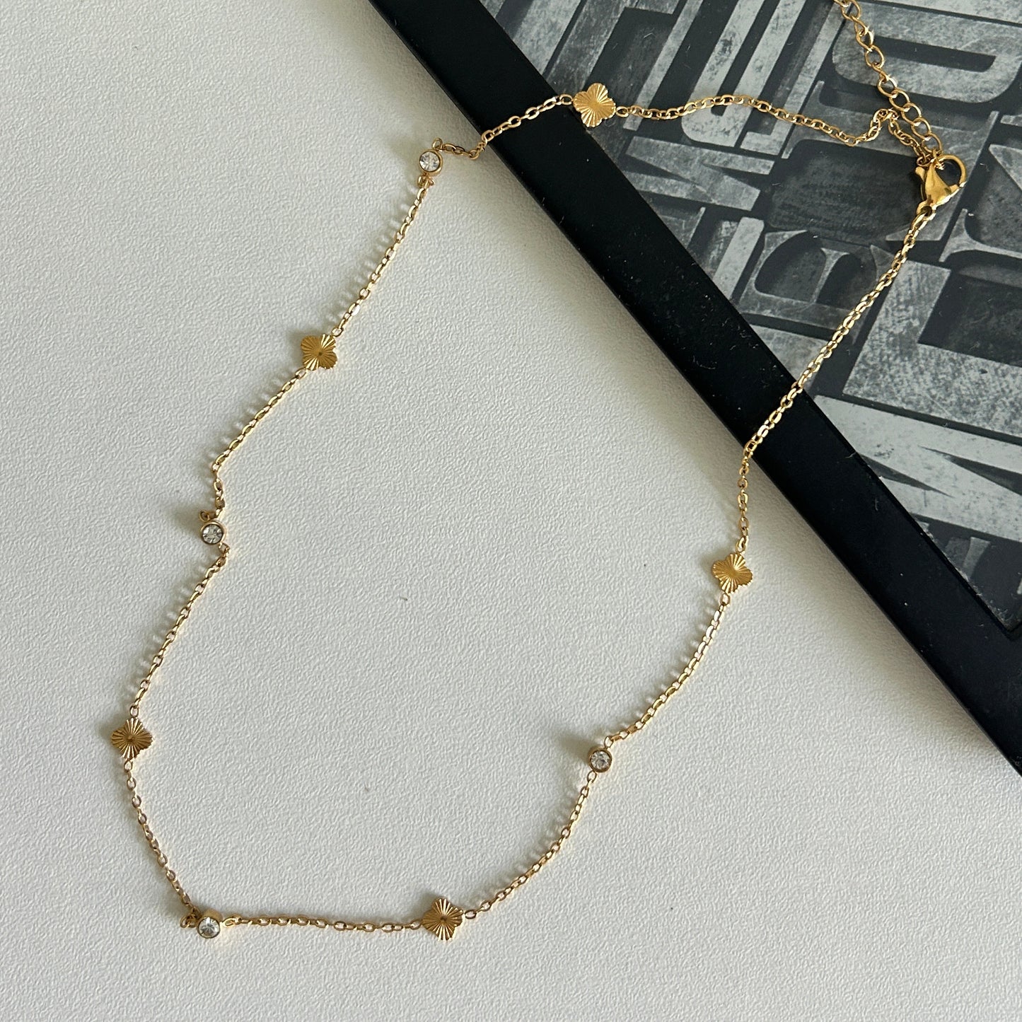 Frill Clover Chain