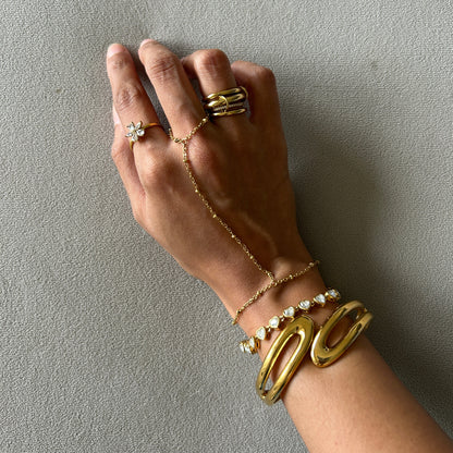 Minimal Gold Handchain