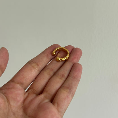 Croissant Earcuff (Pair)