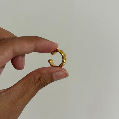 Croissant Earcuff (Pair)