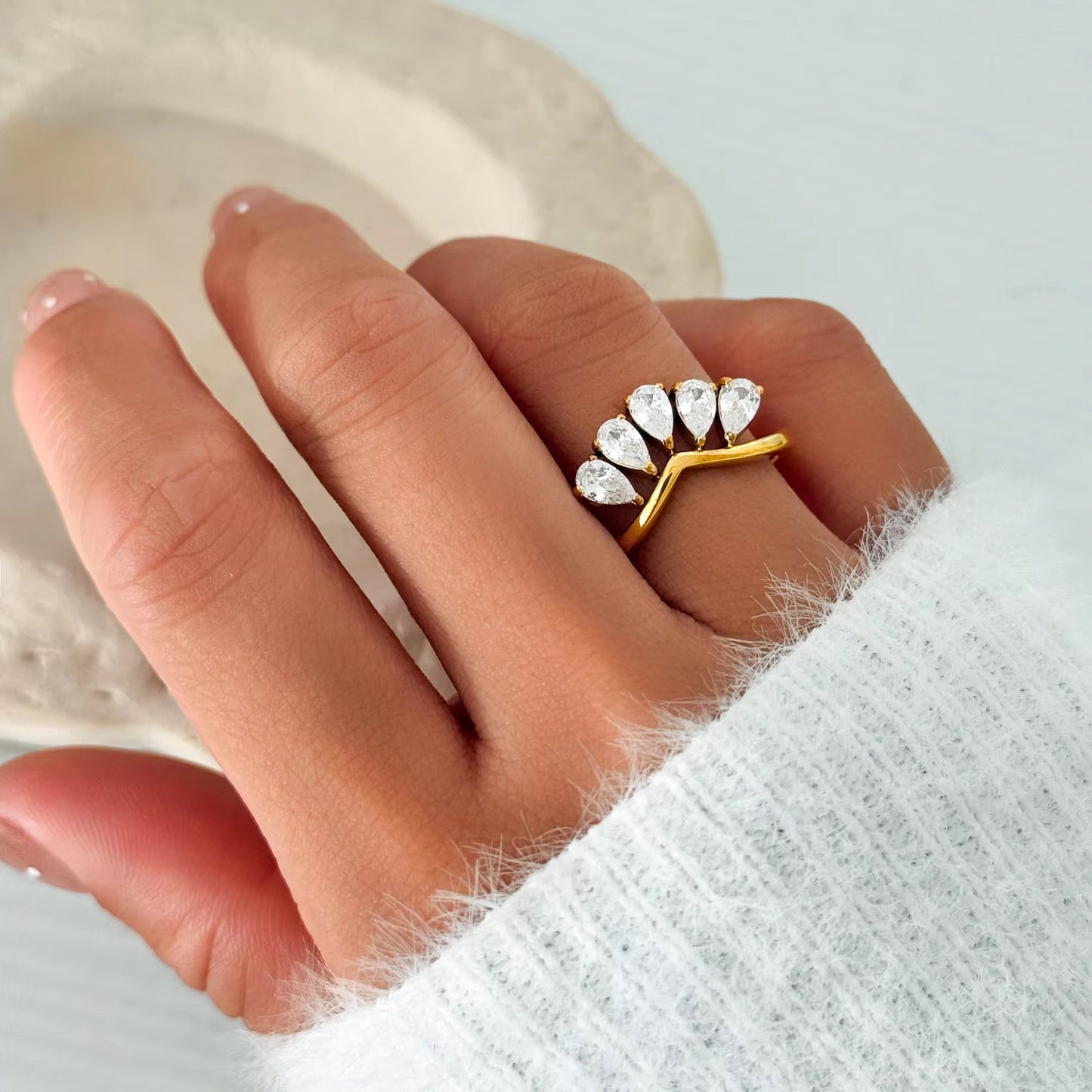 Pear Arc Ring-Size 6