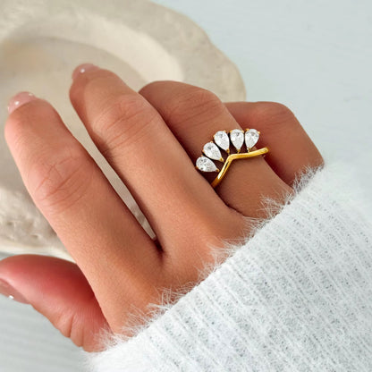 Pear Arc Ring-Size 6