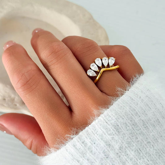 Pear Arc Ring-Size 6
