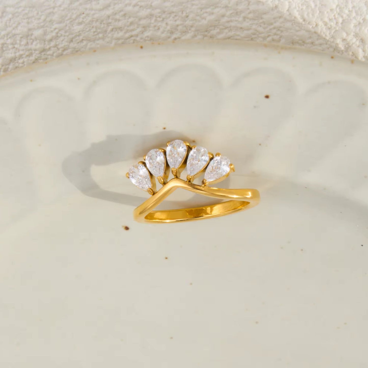 Pear Arc Ring-Size 6